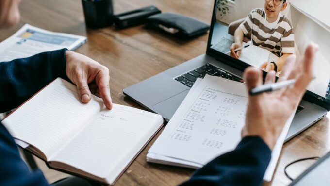 Why Online Learning Platforms Will Dominate 2027