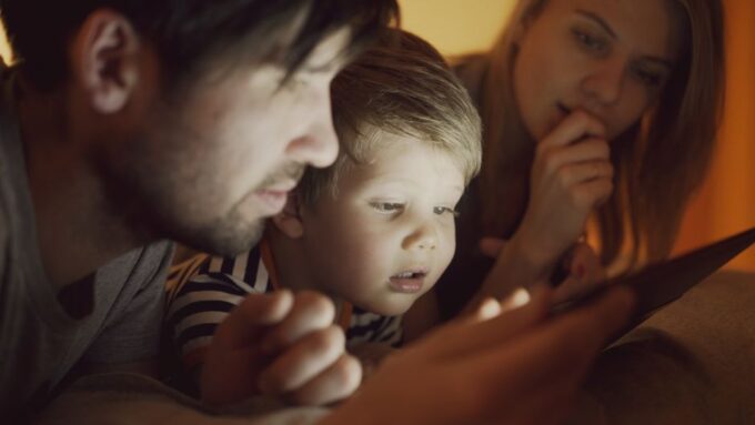Smart Parenting in 2026: The Best Online Tools to Raise Modern Kids